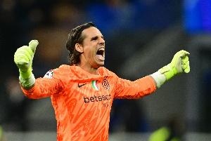 九游娱乐-土媒：加拉塔萨雷为索默开出1+1合同，索默要求700至800万欧年薪