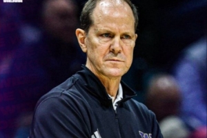 九游-教练组变动！鹈鹕聘请前太阳助教霍普金斯担任助教及球员发展教练