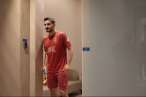 九游游戏-巨星待遇！加拉塔萨雷发布视频，晒京多安的体检时刻